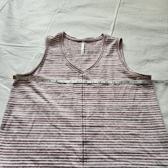 Kuhl Size Large Aria Striped Tank Top - Picture 4 of 7
